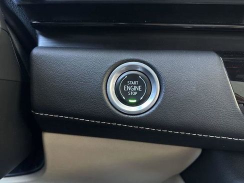 Certified 2022 Cadillac Escalade Premium Luxury AWD/4WD image 17