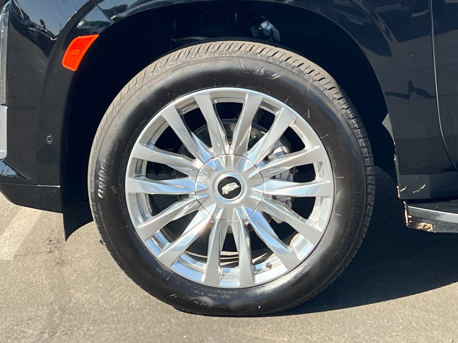 Certified 2022 Cadillac Escalade Premium Luxury AWD/4WD image 28