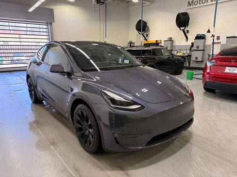 Used 2023 Tesla Model Y AWD image 7