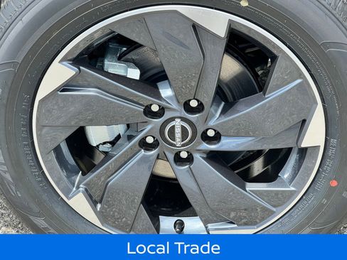 Certified 2025 Nissan Rogue SV image 10