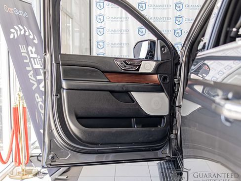 Used 2021 Lincoln Navigator L Reserve w/ Luxury Package AWD/4WD image 32