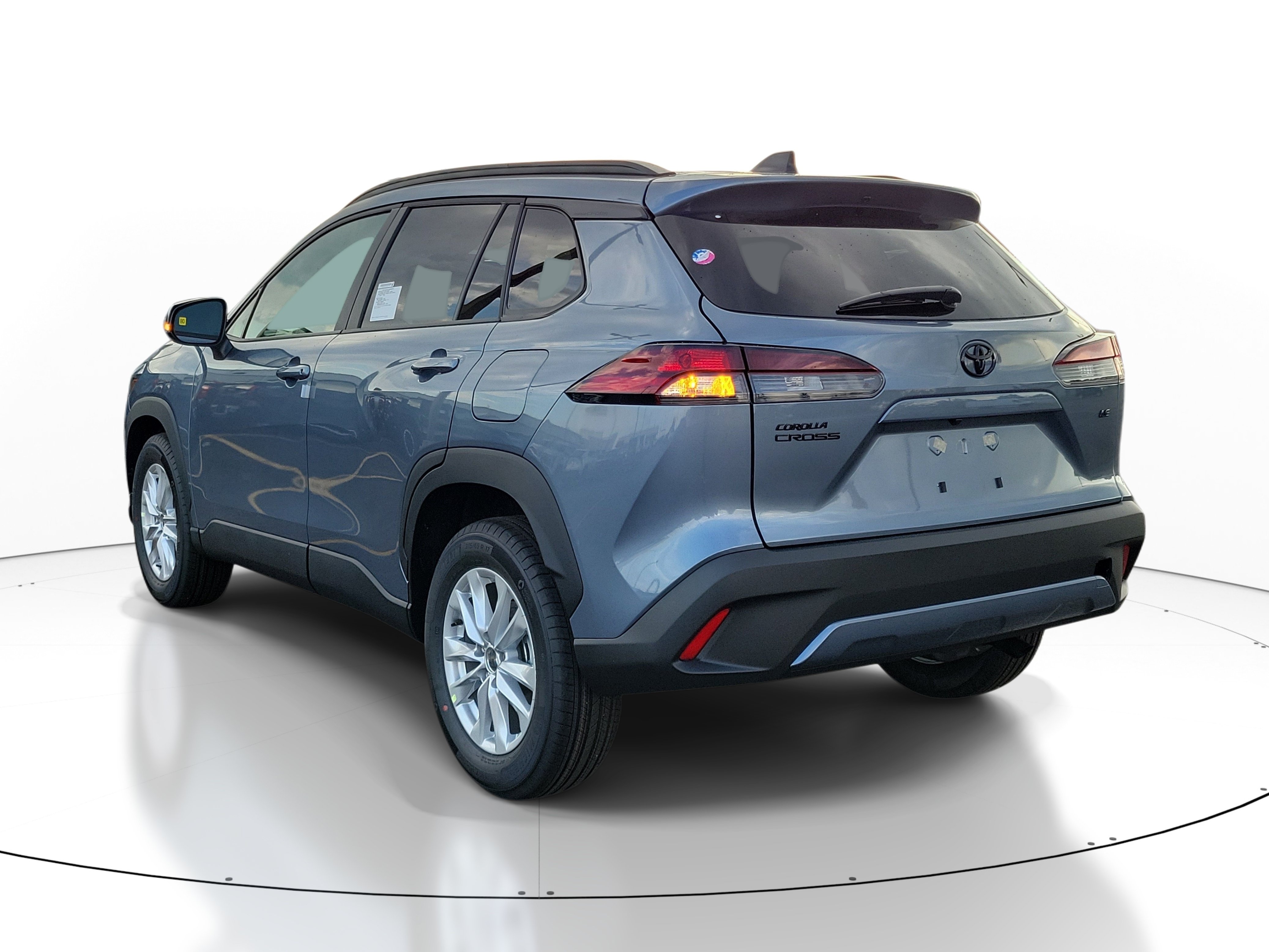 New 2026 Toyota Corolla Cross LE w/ Moonroof Package FWD image 3