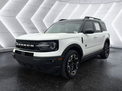 Used 2023 Ford Bronco Sport Outer Banks w/ Tech Package image 3