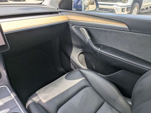 Used 2024 Tesla Model Y Long Range AWD/4WD image 16