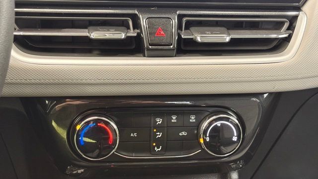 Used 2025 Chevrolet TrailBlazer LT AWD/4WD image 36