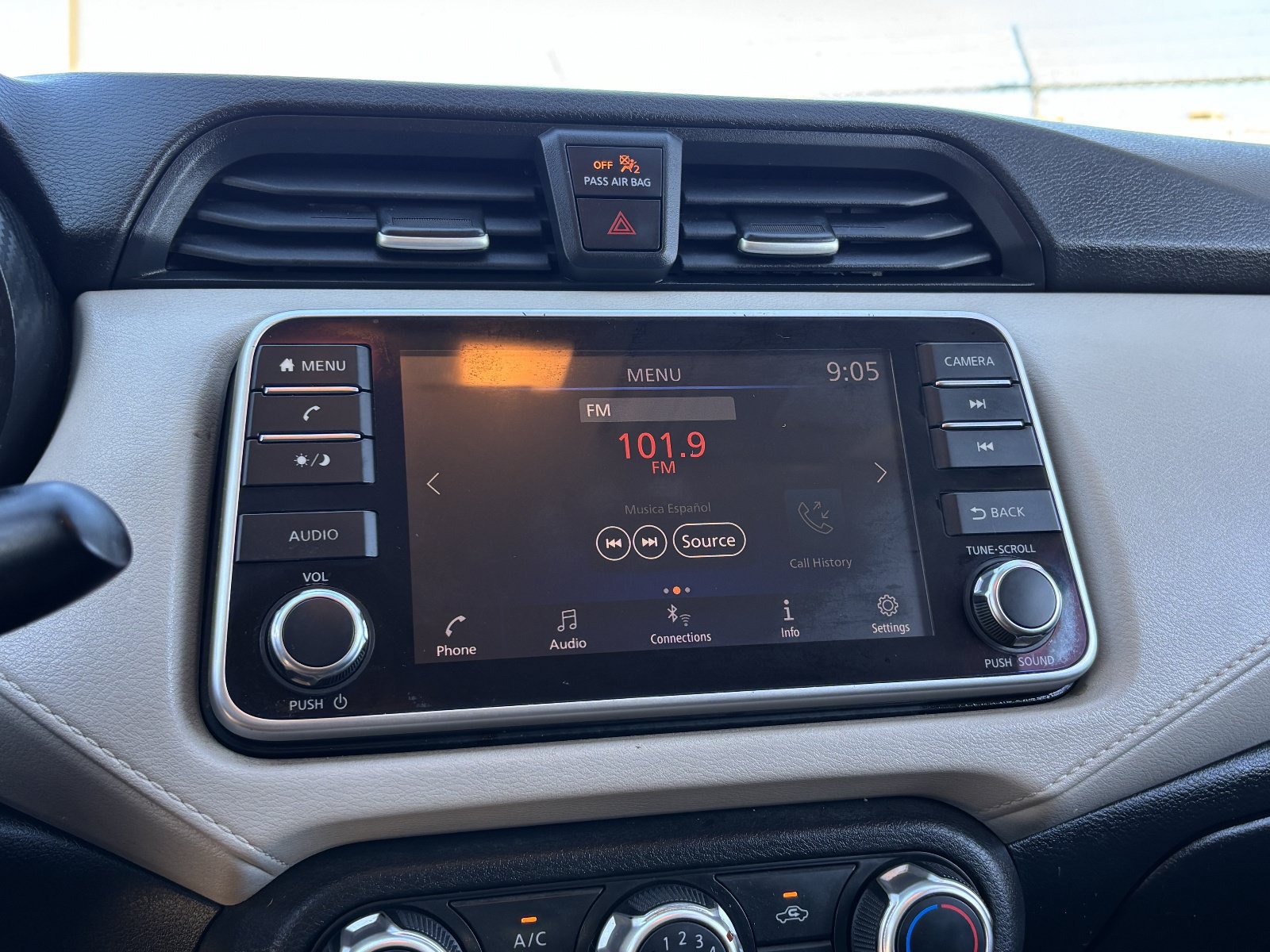 Used 2021 Nissan Versa SV FWD image 22