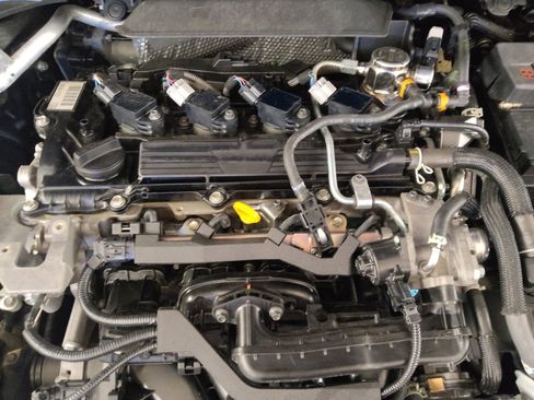 Used 2021 Toyota Corolla SE FWD image 30