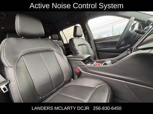 Used 2025 Jeep Grand Cherokee L Limited w/ Luxury Tech Group II image 11