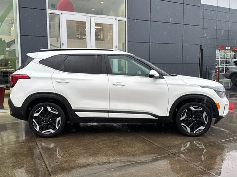 Used 2024 Kia Seltos SX AWD/4WD image 2