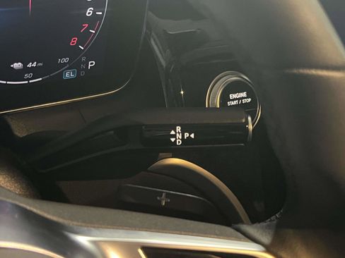 Used 2025 Mercedes-Benz GLC 350e 4MATIC image 20