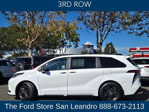 Used 2025 Toyota Sienna XSE image 6