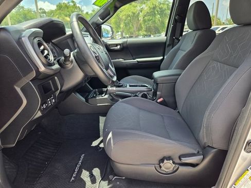 Used 2017 Toyota Tacoma TRD Sport w/ Tow Package RWD image 14