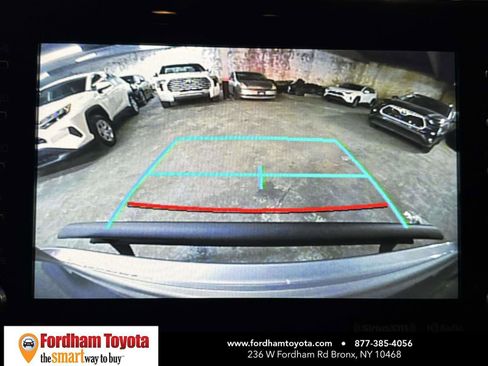 Used 2020 Toyota Highlander XLE image 27