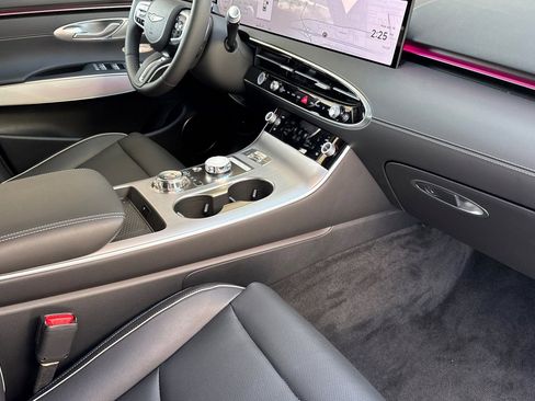 New 2026 Genesis GV70 2.5T Advanced image 18