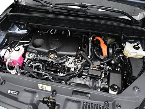 Used 2020 Toyota Highlander XLE image 6