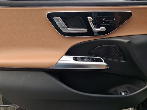 New 2026 Mercedes-Benz E 350 4MATIC Sedan image 8