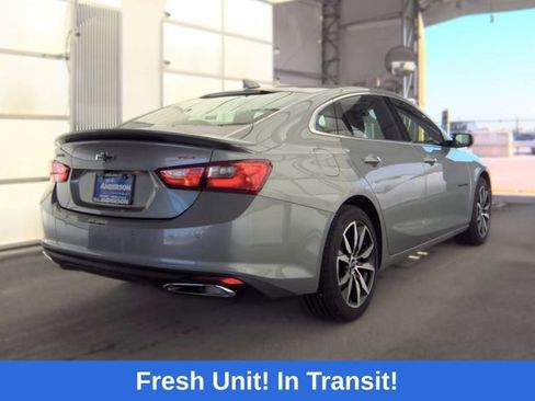 Used 2025 Chevrolet Malibu RS FWD image 2
