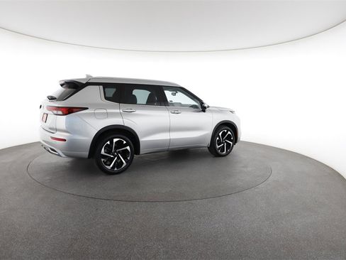Used 2023 Mitsubishi Outlander SEL image 13