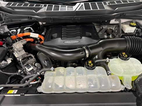 Used 2022 Ford F150 Lariat image 12