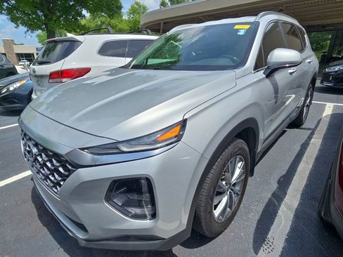 Used 2019 Hyundai Santa Fe SEL FWD image 4