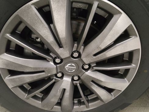 Used 2020 Nissan Pathfinder SV FWD image 31