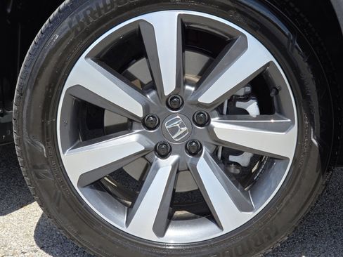 Used 2023 Honda Pilot Touring image 12