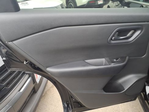 Certified 2024 Nissan Rogue S FWD image 15