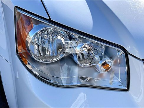 Used 2018 Dodge Grand Caravan SE w/ UConnect Hands-Free Group image 28