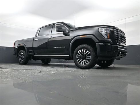 Certified 2025 GMC Sierra 2500 Denali Ultimate image 23
