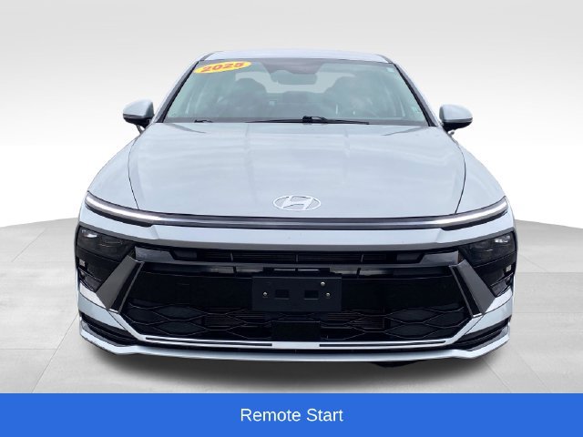 Used 2025 Hyundai Sonata SEL FWD image 2
