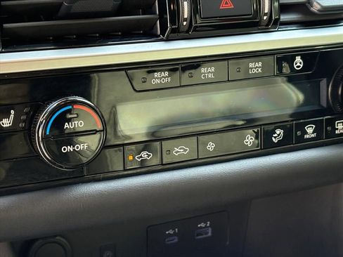 Certified 2025 Nissan Pathfinder SL image 15