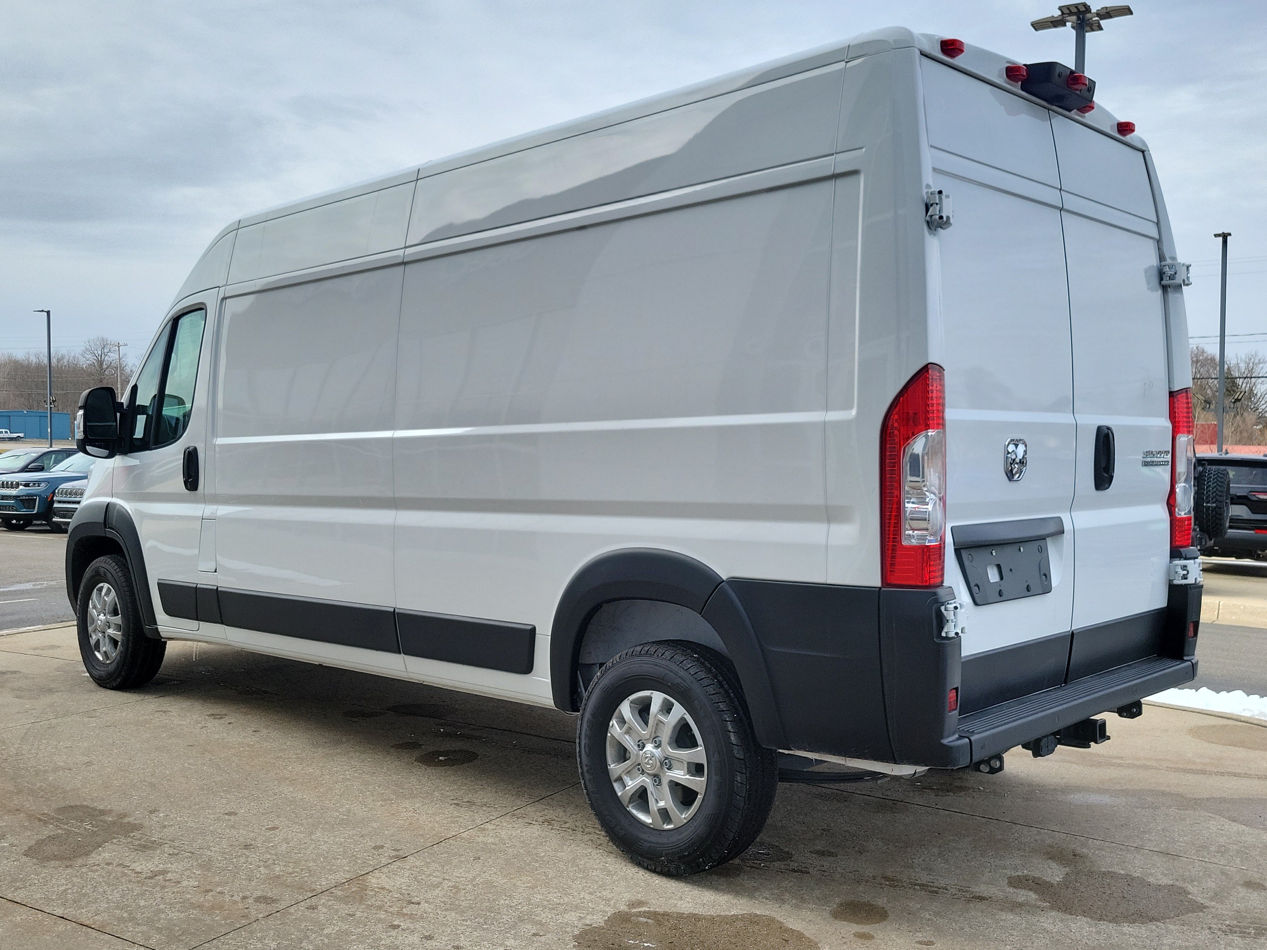 Used 2025 RAM ProMaster 3500 w/ Quick Order Package 22G SLT FWD image 3