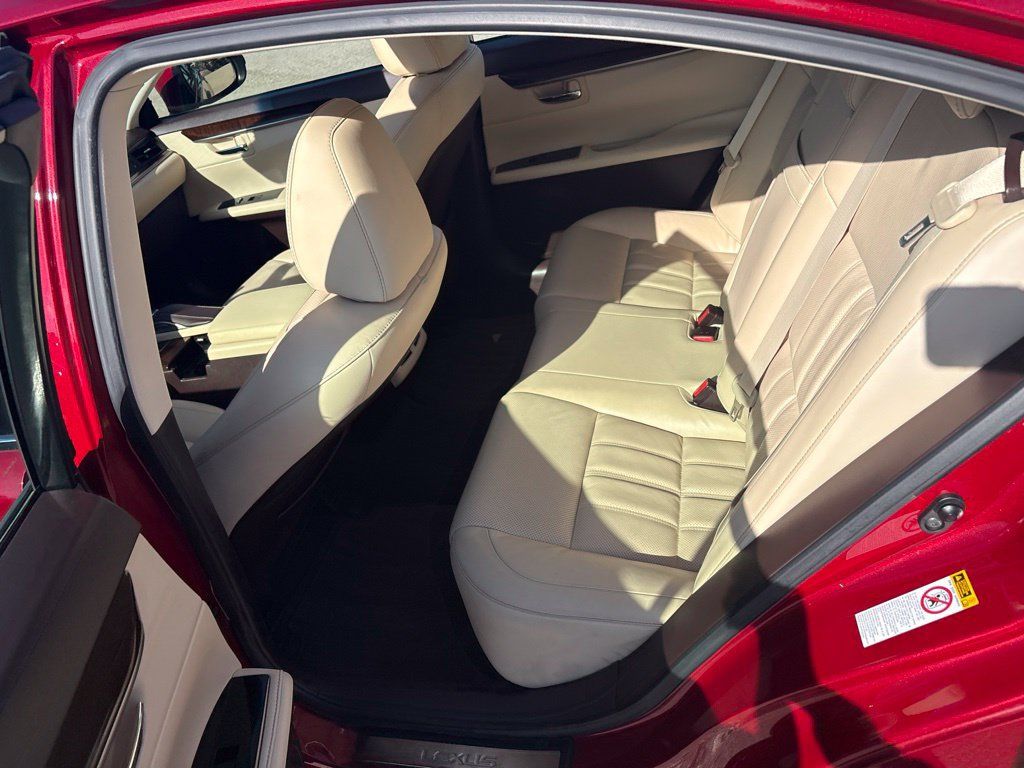 Used 2016 Lexus ES 350 w/ Luxury Package w/Wood Trim FWD image 18