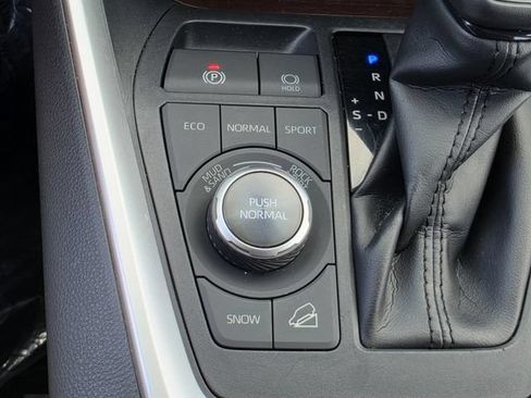 Used 2021 Toyota RAV4 Limited AWD/4WD image 26