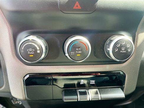 Used 2019 RAM 1500 Big Horn RWD image 15