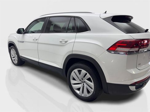 Used 2022 Volkswagen Atlas Cross Sport SE w/ Panoramic Sunroof Package image 14