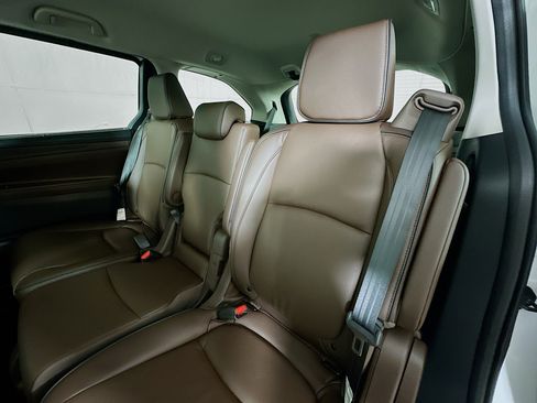 New 2026 Honda Odyssey Touring image 23