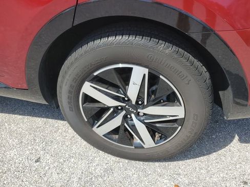 Certified 2023 Kia Sorento S image 5