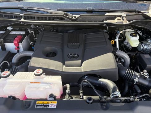 New 2026 Toyota Tundra Limited AWD/4WD image 21