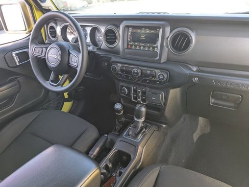 Used 2023 Jeep Wrangler Unlimited w/ Convenience Group AWD/4WD image 34