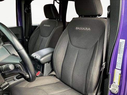 Used 2017 Jeep Wrangler Unlimited Sahara image 20