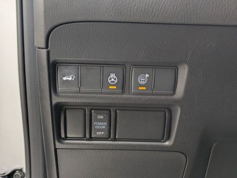 Used 2021 Nissan Armada Platinum w/ Captain's Chairs Package image 16