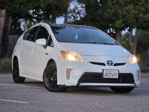 Used 2012 Toyota Prius Three image 1