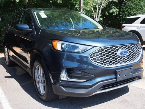 Certified 2024 Ford Edge SEL w/ Convenience Package AWD/4WD image 2