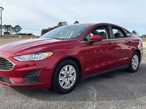Used 2020 Ford Fusion S image 4