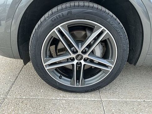 Used 2023 Audi Q5 e Premium Plus image 13