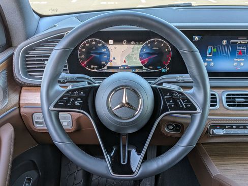 Used 2025 Mercedes-Benz GLE 450 4MATIC image 14