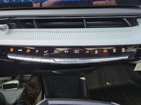 New 2025 Cadillac Optiq Sport 1 AWD/4WD image 30
