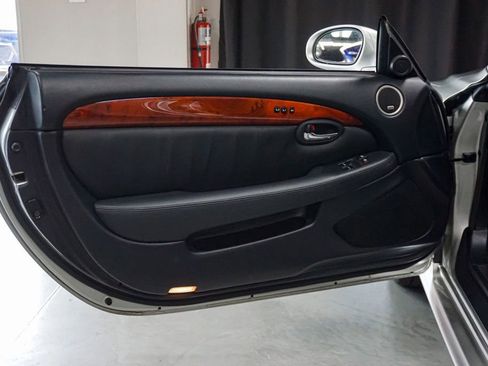 Used 2004 Lexus SC 430 Convertible RWD image 25