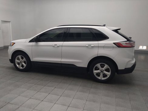 Used 2023 Ford Edge SE image 3